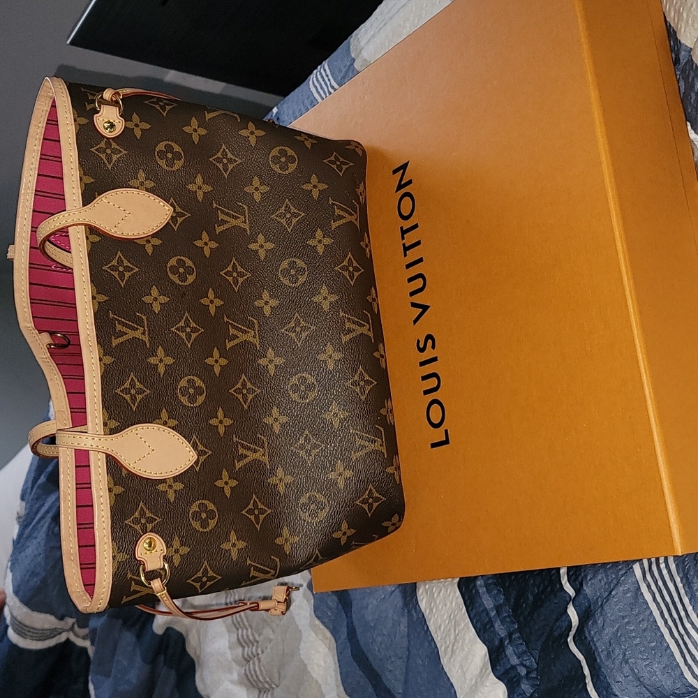 Louis Vuitton purse
